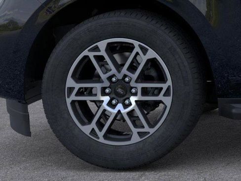 New 2025 Ford Expedition Active image 19