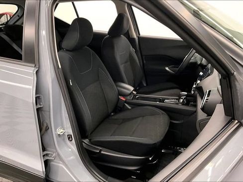 Used 2023 Nissan Kicks SV FWD image 8