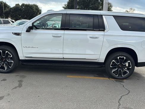 New 2026 GMC Yukon XL Elevation image 4