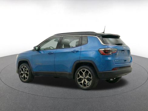 Used 2025 Jeep Compass Limited AWD/4WD image 7