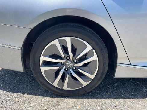 Used 2018 Honda Accord Touring image 30