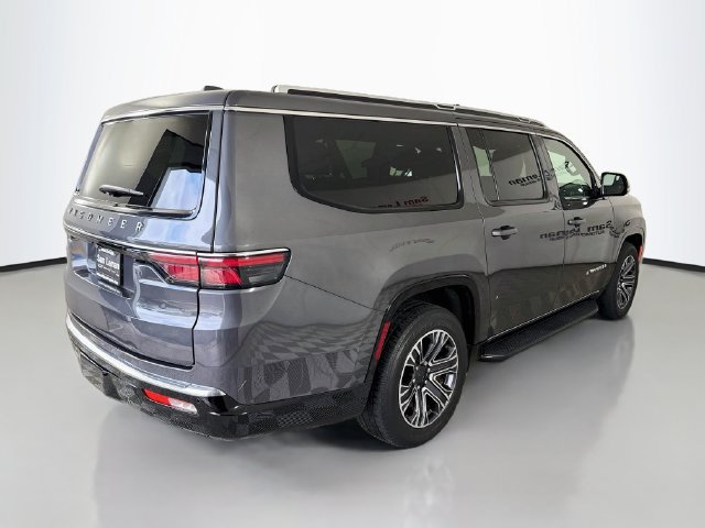 Used 2023 Jeep Wagoneer L 2WD w/ Premium Group I image 7