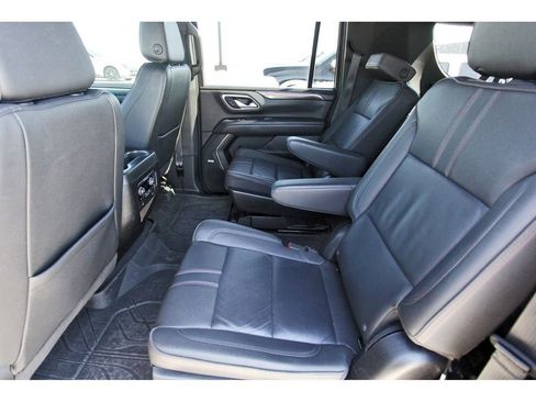 Used 2024 Chevrolet Suburban RST w/ Luxury Package image 7