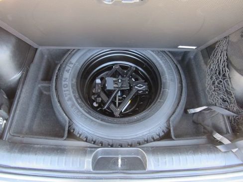Used 2019 Jeep Cherokee Trailhawk AWD/4WD image 30