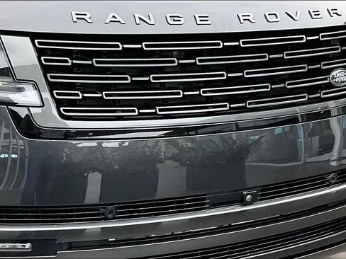 Used 2023 Land Rover Range Rover Long Wheelbase SE image 62