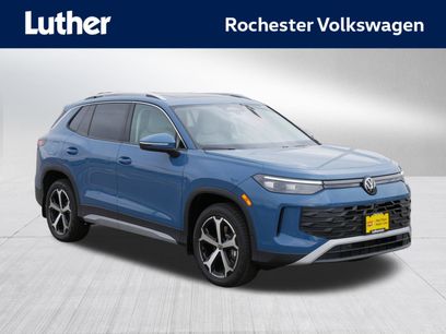 New 2025 Volkswagen Tiguan SE