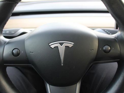 Used 2018 Tesla Model 3 Long Range image 12