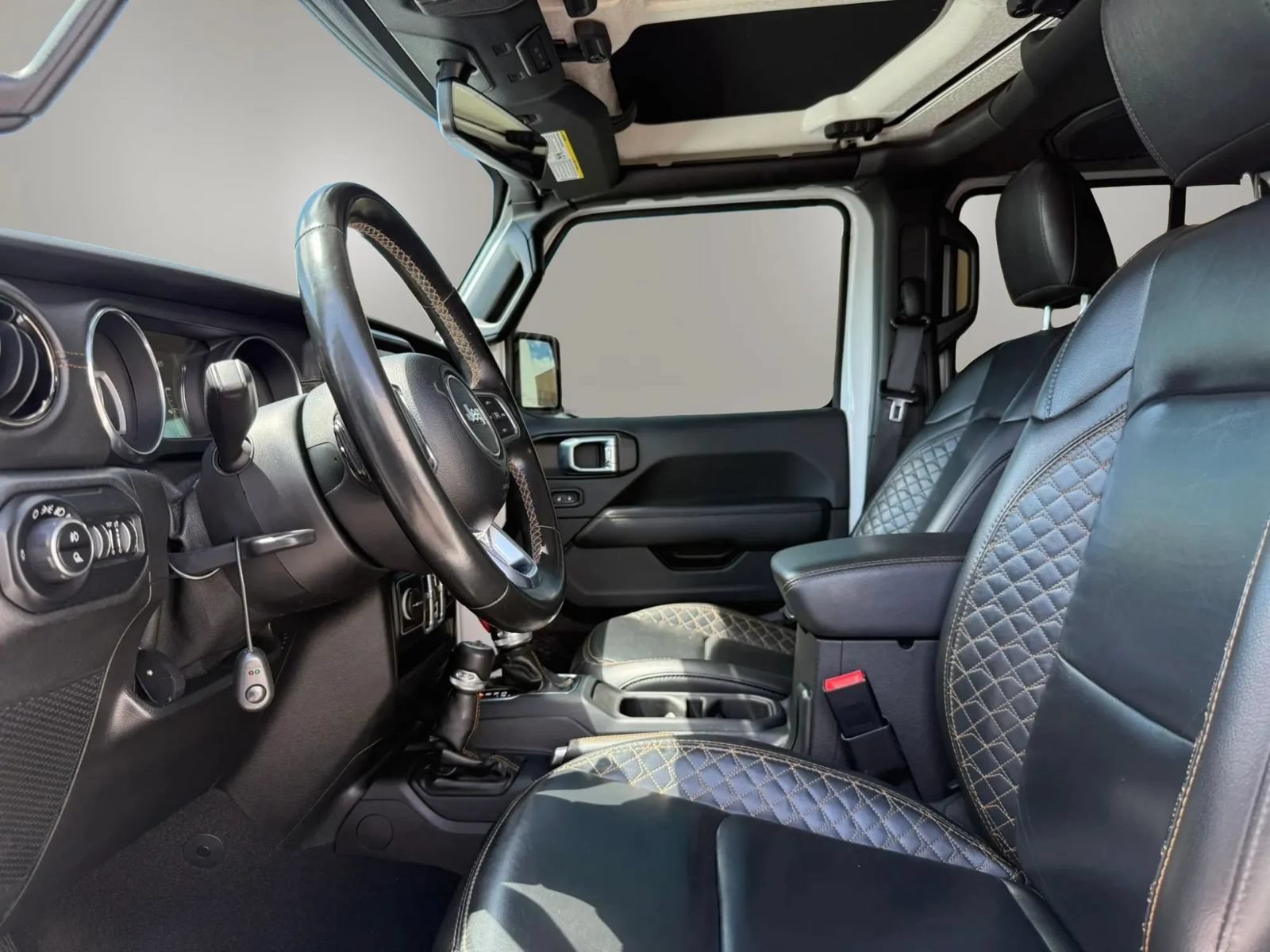 Used 2021 Jeep Gladiator Overland AWD/4WD image 11