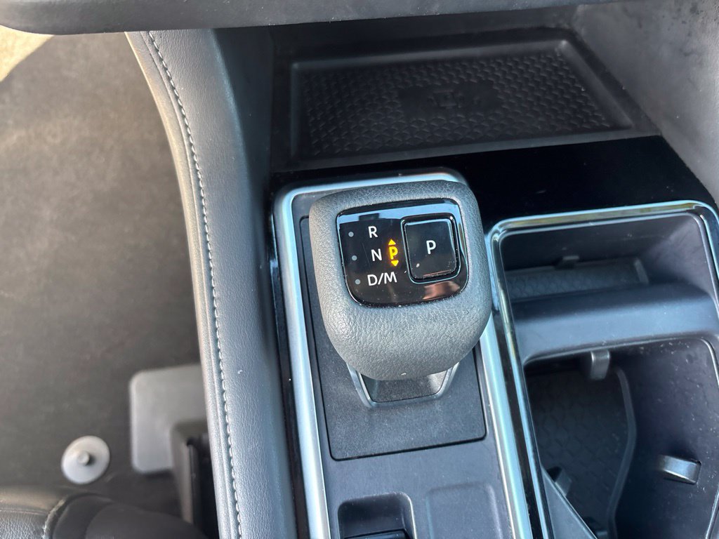Used 2024 Nissan Pathfinder SL AWD/4WD image 18