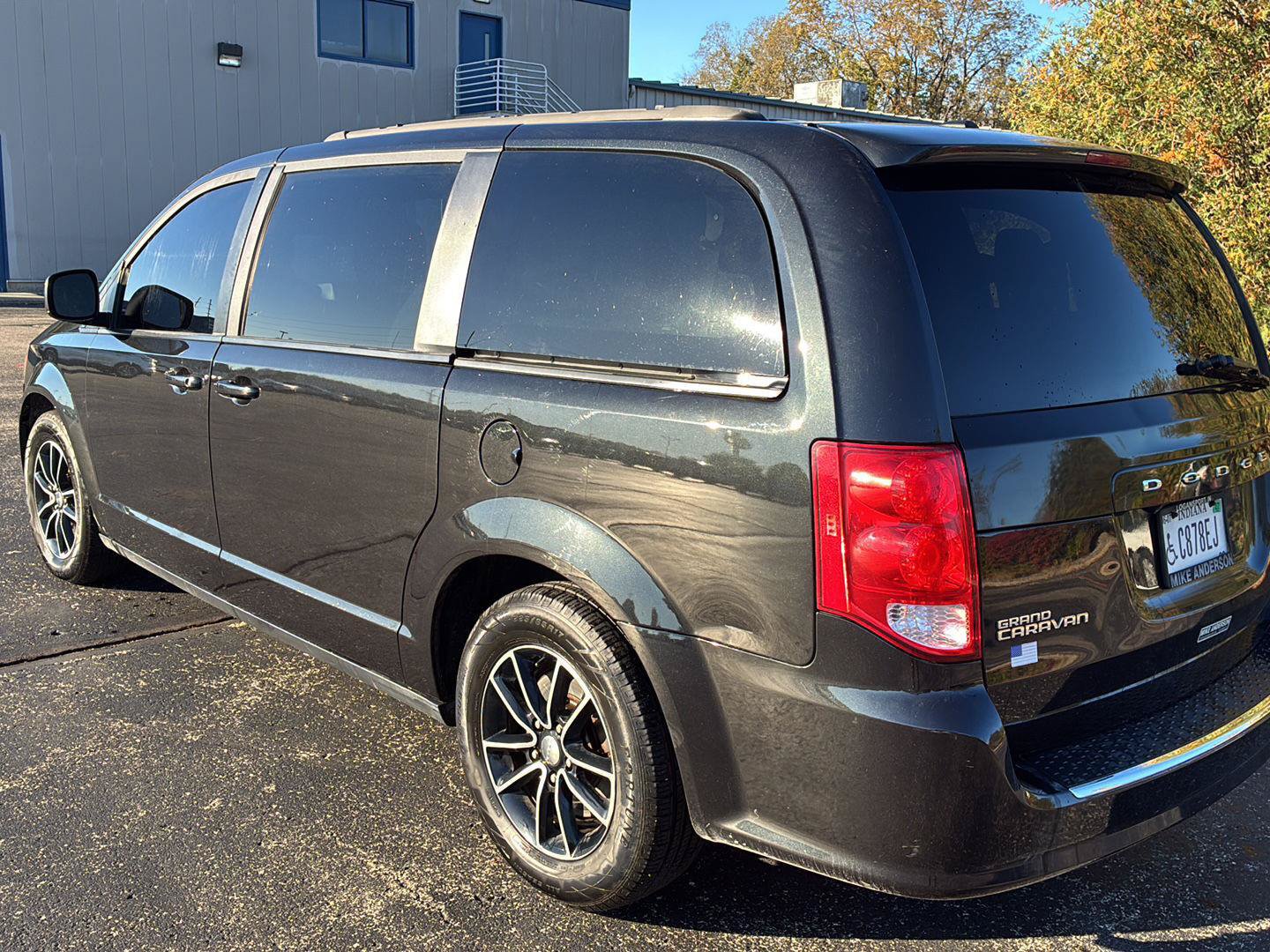 Used 2018 Dodge Grand Caravan GT FWD image 3
