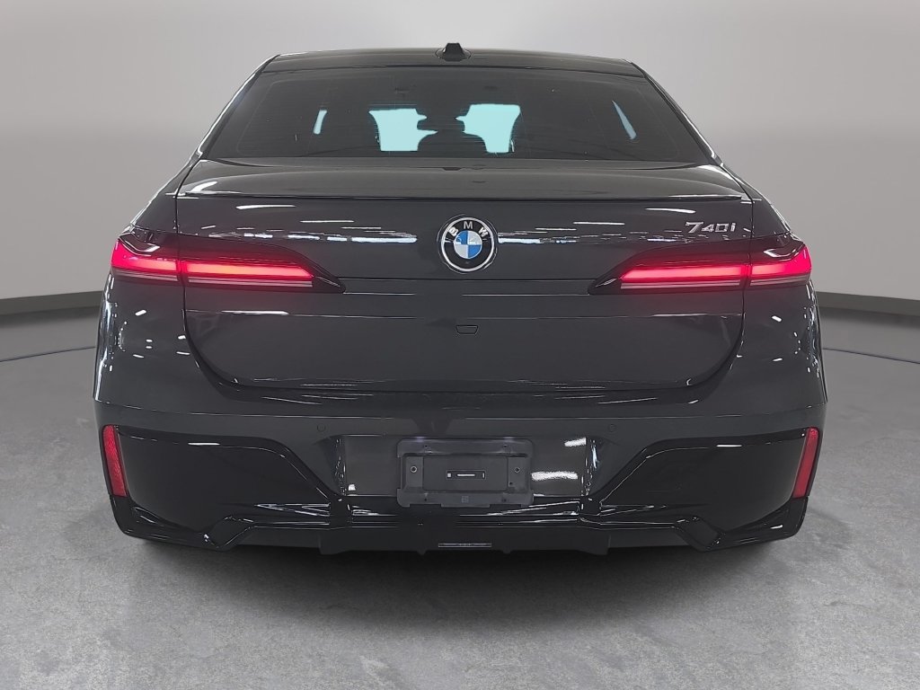 Certified 2023 BMW 740i w/ Parking Assistance Package RWD image 6