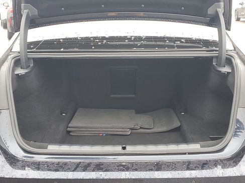 Used 2023 BMW 760i xDrive image 25