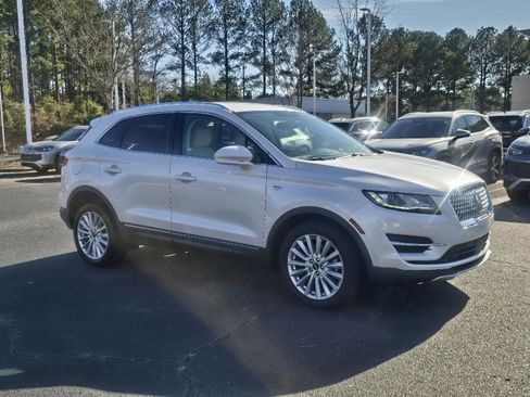 Used 2019 Lincoln MKC Premiere image 1
