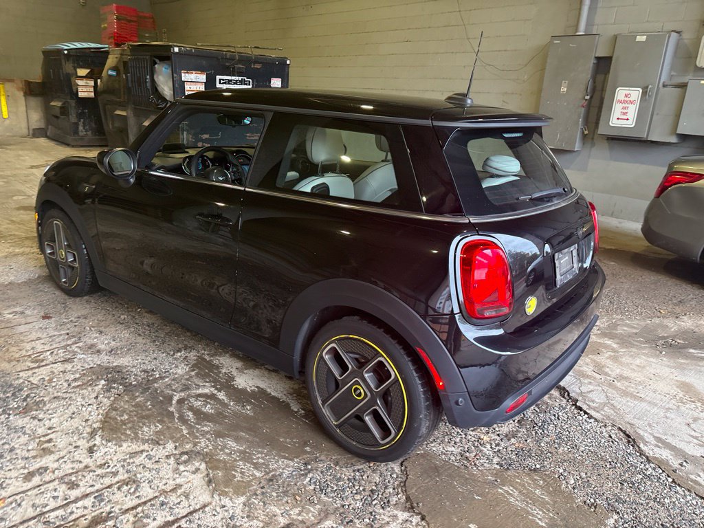 Used 2023 MINI Cooper SE FWD image 5