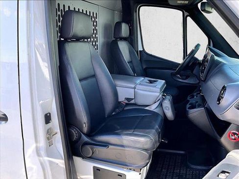 Used 2020 Mercedes-Benz Sprinter 2500 image 9