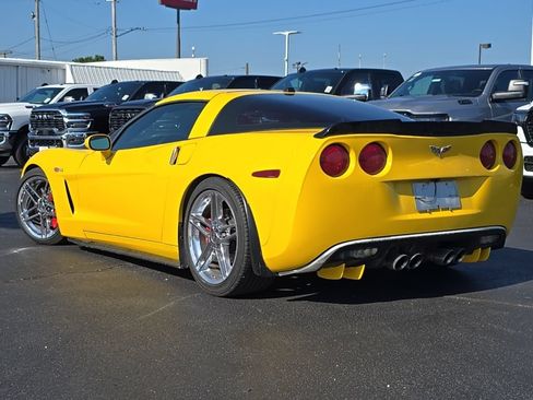 Used 2005 Chevrolet Corvette Coupe w/ Preferred Equipment Group RWD image 40
