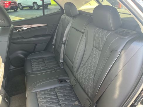 Used 2021 Buick Envision Avenir w/ Technology Package II image 23