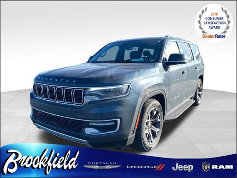 Used 2024 Jeep Wagoneer Series III image 3