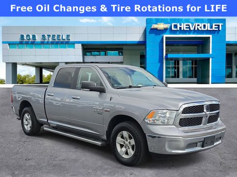 Used 2020 RAM 1500 Classic SLT w/ Luxury Group RWD image 1