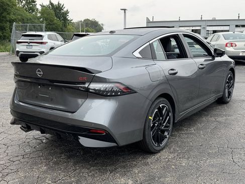 New 2026 Nissan Sentra SR w/ SR Premium Package FWD image 17