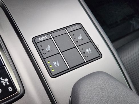 Used 2025 Lexus UX 300h FWD w/ Accessory Package (Z1) image 16