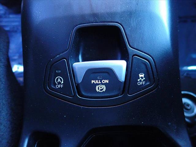 Used 2023 Jeep Renegade Latitude AWD/4WD image 16