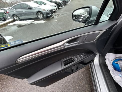 Used 2020 Ford Fusion SE image 35