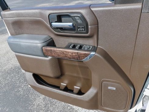 Used 2022 GMC Sierra 3500 Denali w/ Denali Ultimate Package AWD/4WD image 13
