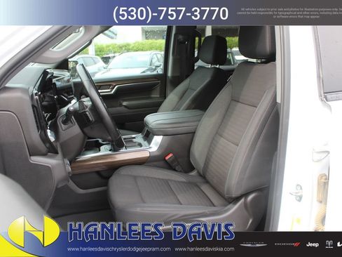 Used 2024 Chevrolet Silverado 1500 LT Trail Boss w/ Protection Package AWD/4WD image 12