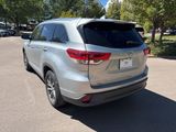 Used 2019 Toyota Highlander XLE image 3