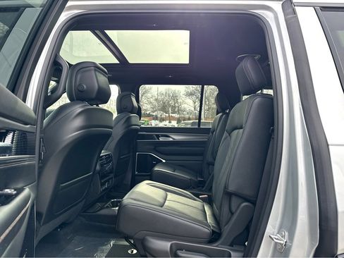 New 2026 Jeep Grand Wagoneer Limited image 11