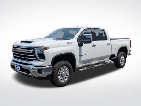 Used 2025 Chevrolet Silverado 2500 LTZ w/ LTZ Convenience Package AWD/4WD image 10