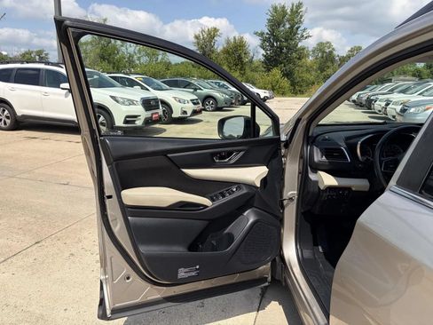 Used 2019 Subaru Ascent Premium AWD/4WD image 10