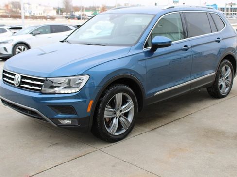 Certified 2020 Volkswagen Tiguan SEL image 3