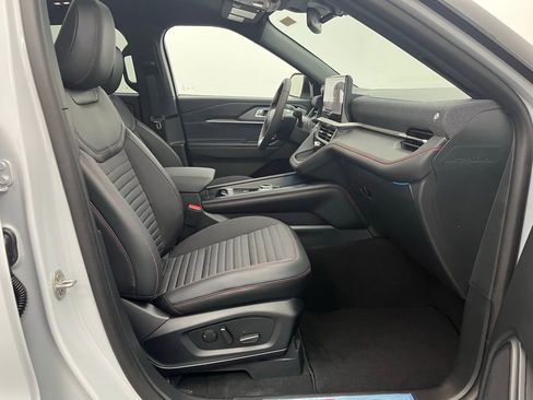 New 2026 Ford Explorer ST-Line w/ ST-Line Street Pack image 27