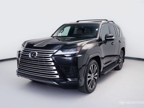 Used 2026 Lexus LX 600 4WD w/ Luxury Package image 2