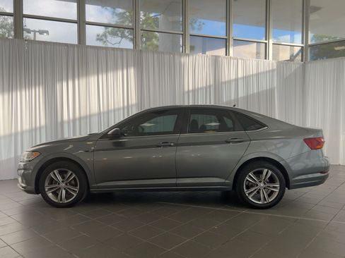 Used 2019 Volkswagen Jetta R-Line image 2