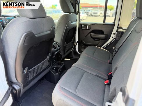 Used 2026 Jeep Wrangler Unlimited Rubicon AWD/4WD image 29