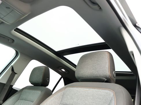 Used 2024 Chevrolet Equinox LT w/ LPO, Floor Liner Package FWD image 21