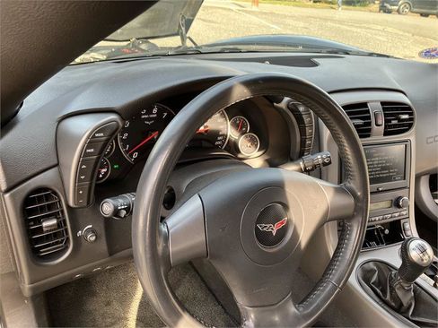 Used 2006 Chevrolet Corvette Coupe w/ Preferred Equipment Group image 14