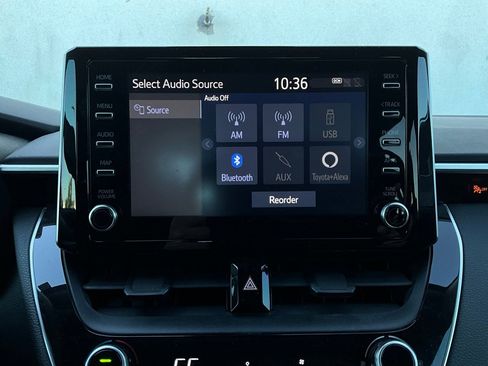 Used 2020 Toyota Corolla LE image 25