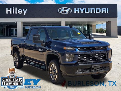 Used 2021 Chevrolet Silverado 2500 Custom w/ Custom Value Package AWD/4WD image 2