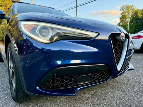 Used 2018 Alfa Romeo Stelvio Sport w/ Quick Order Package 22J Sport AWD/4WD image 15