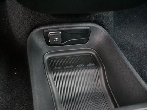 New 2026 Chrysler Pacifica Select image 40