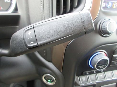 Used 2023 Chevrolet Silverado 3500 High Country w/ Technology Package image 34