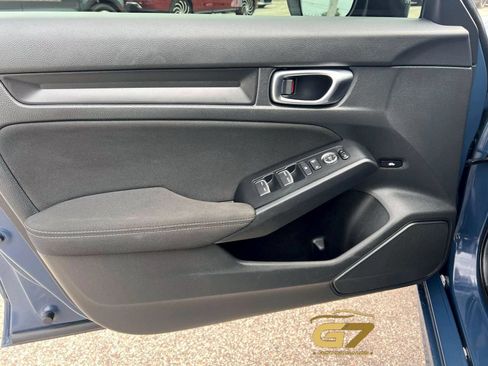 Used 2025 Honda Civic Sport image 12
