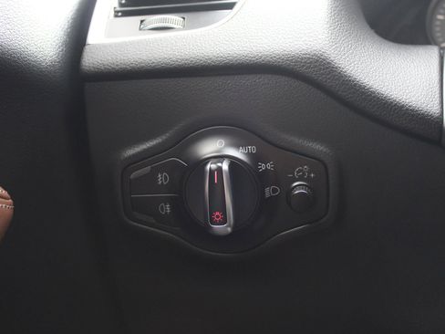 Used 2015 Audi SQ5 Prestige w/ Prestige Package image 26