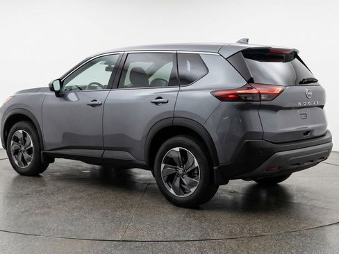 Used 2025 Nissan Rogue SV AWD/4WD image 6