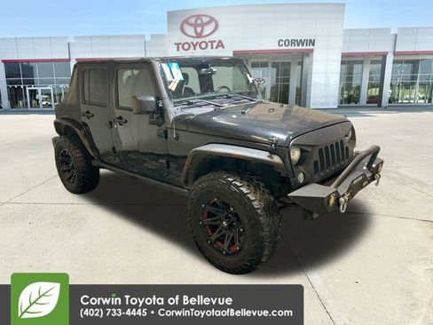 Used 2016 Jeep Wrangler Unlimited Rubicon image 2