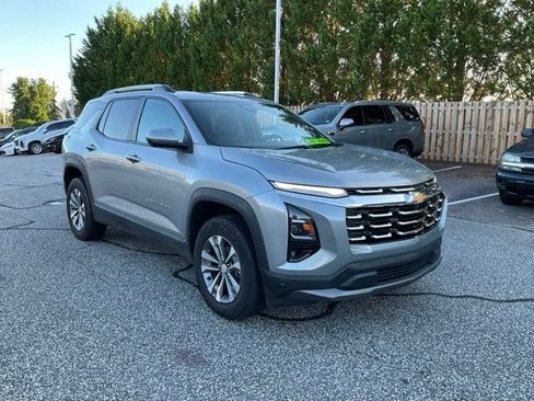 Used 2025 Chevrolet Equinox LT w/ Convenience Package II FWD image 1